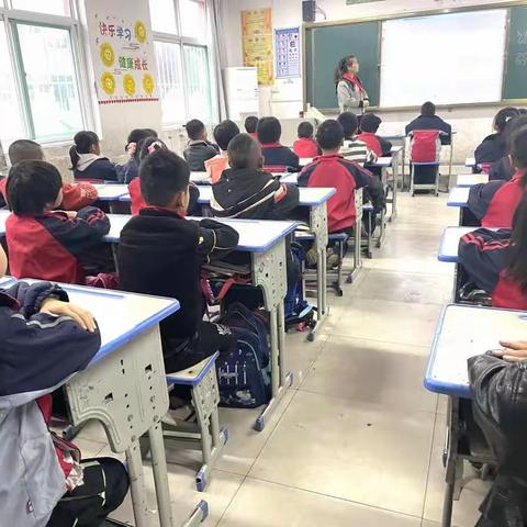 林皋中心小学开展“请党放心，强国有我”主题队会课活动