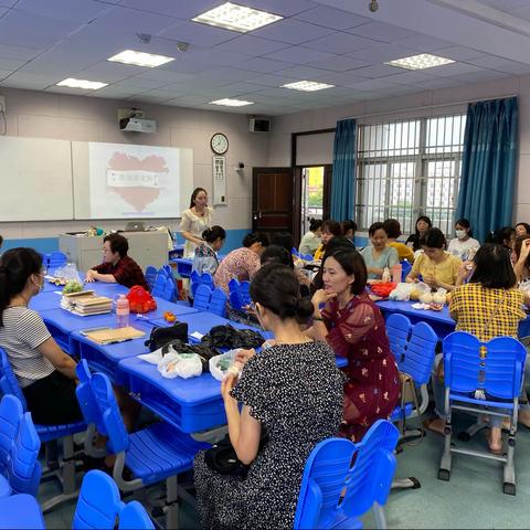2022-2023学年第一学期，海南华侨中学初二英语组第二次会议——以“心”迎新，继往开来