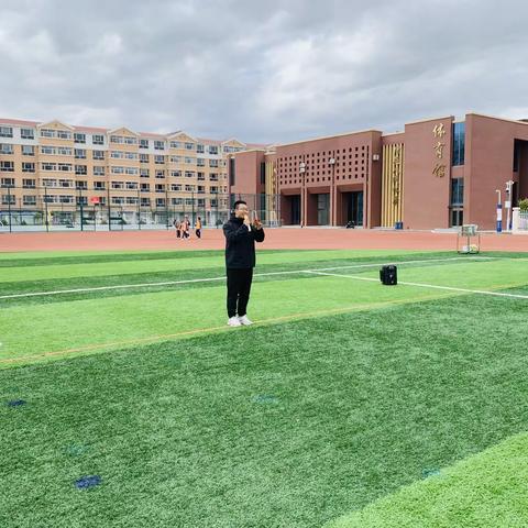 锡林浩特市十二校携手杭盖幼儿园举办首届爱心义卖跳蚤市场开市啦