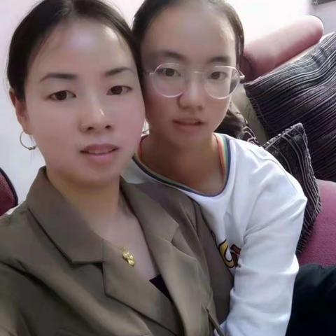 感恩报春晖 ---明光市第二中学八（15）班母亲节活动
