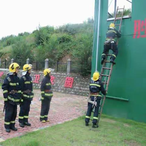 环翠区大队嵩山消防救援站开展紧急避险能力专项训练