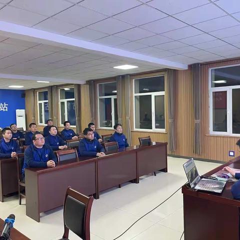 张村消防救援站召开灭火救援典型战例复盘研讨会