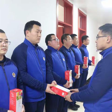 张村镇政府副书记刘杨到环翠大队张村消防救援站慰问消防队员