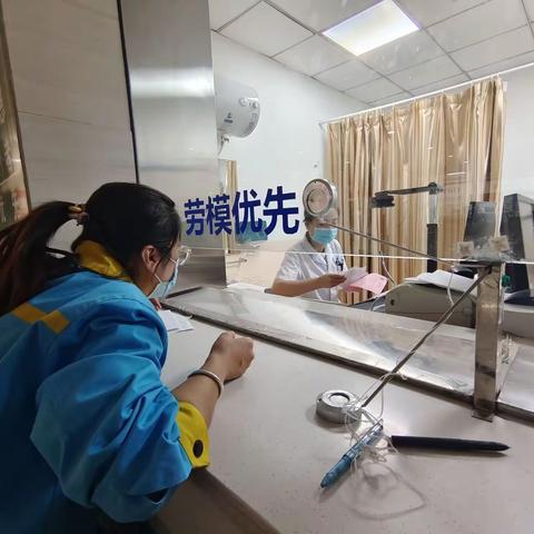 我是“家属”，我跟她去！