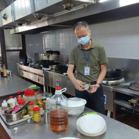 兰洋所配合兰洋镇府开展燃气泄漏安全报警装置同时开展生物病媒检查。