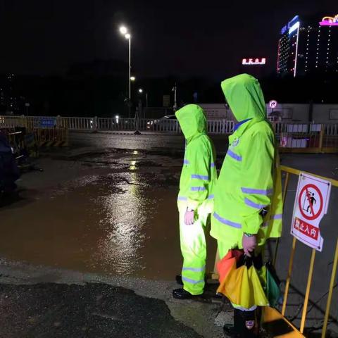 观湖网格员召开家庭生活垃圾分类指引学习会议以及加强汛期安全防御工作