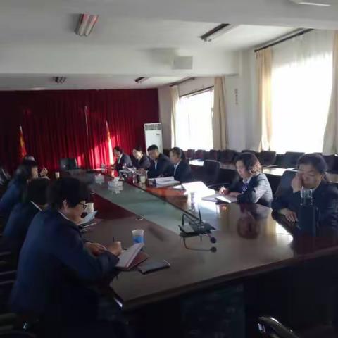 阿盟分行银行卡中心召开座谈会传达落实区分行卡部李琴总经理莅临我行推动“e起战百日竞赛活动”方案和精神