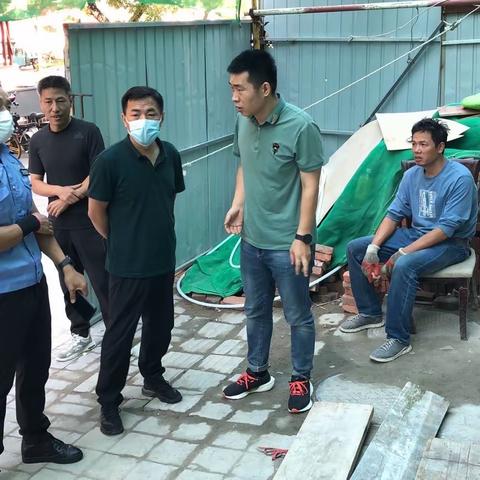山大路街道纪工委对辖区建筑垃圾进行监督检查