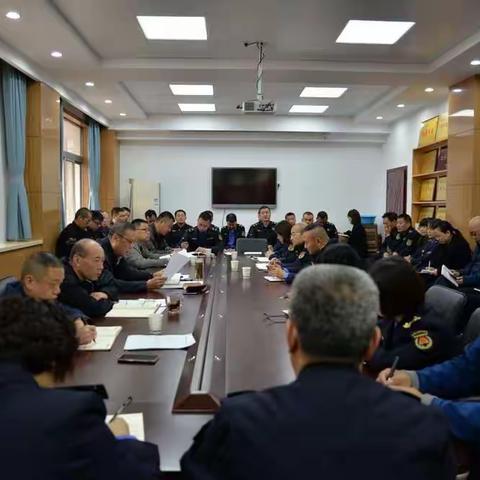 新城区城管局党委传达学习区常委会及常务会会议精神
