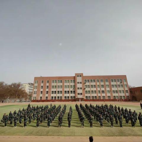 学军人风范 强自身素质 做强国少年——皮山县第二小学军训活动纪实