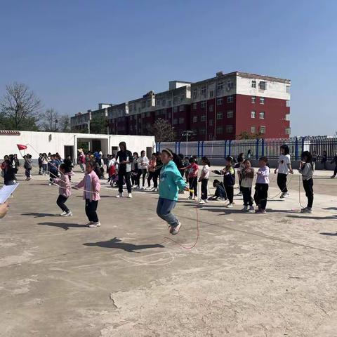 运动强体魄，拼搏展风采——正村小学春季运动会纪实