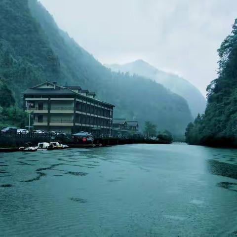 芙蓉江的源头之一观音岩