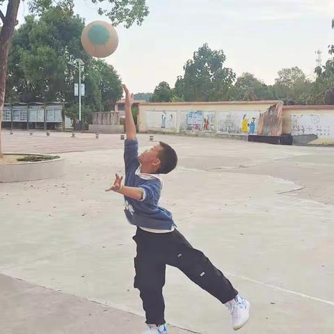 灿烂童年，青春飞扬——记弋阳县樟树墩学校第九周社团活动