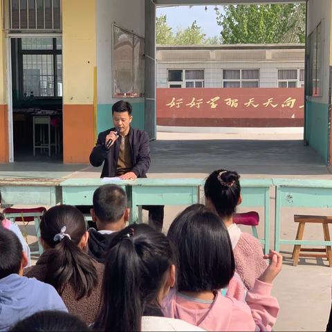 “消防演练，安全防线”——曹庄小学消防演练活动