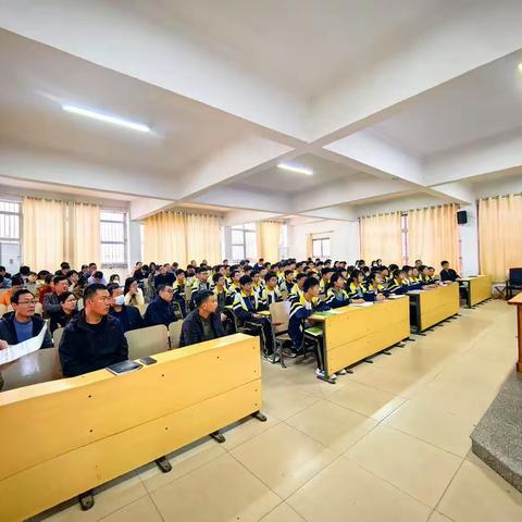 观摩学习拓思路 凝心聚力促提升——单县一中东校区班会观摩