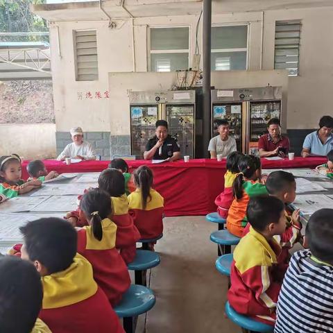 思茅港镇莲花塘小学法制讲座。