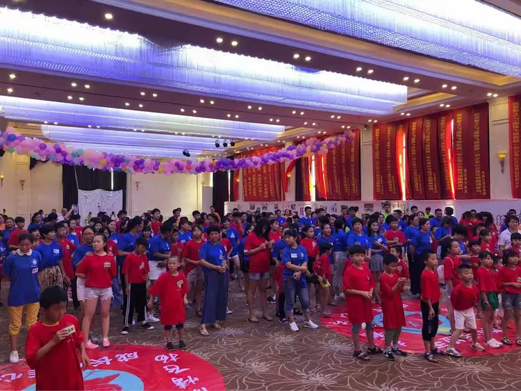 聚才lp7大型公益爱心手拉手,成长心连心8.13走进广丰启晨中学!