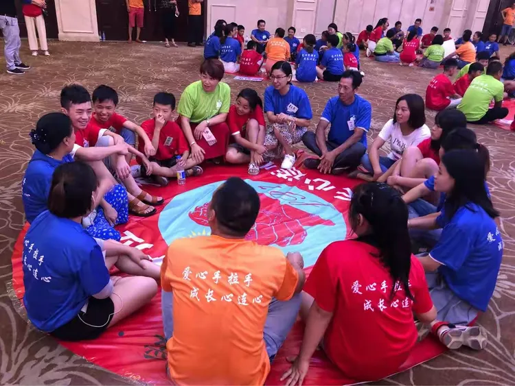 聚才lp7大型公益爱心手拉手,成长心连心8.13走进广丰启晨中学!