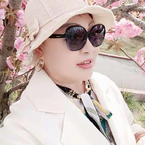 今天湿地公园赏樱花