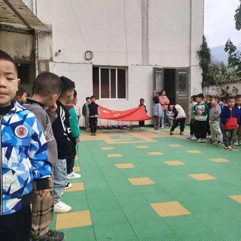 阳光幼儿园中班一周生活碎片