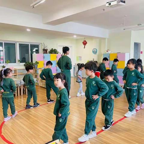 【跨世纪幼儿园】小荷班本周精彩回放😋😋😋
