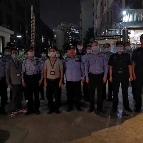 田东社区“警网”联动开展夜查行动