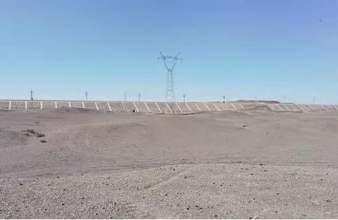 哈密三塘湖大长沟220千伏线路工程跨越将淖铁路施工顺利完成