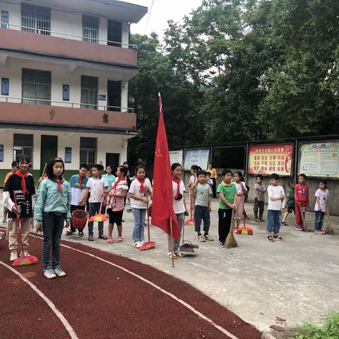 林江小学之“六一”走进村庄，义务劳动