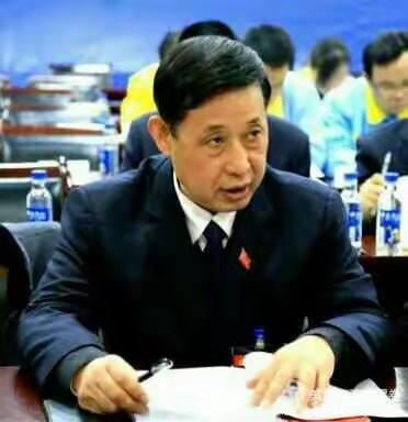 中油富县销售分公司党支部书记、经理李富产同志携全体员工给您拜年了！