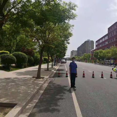 城管护航  助力高考