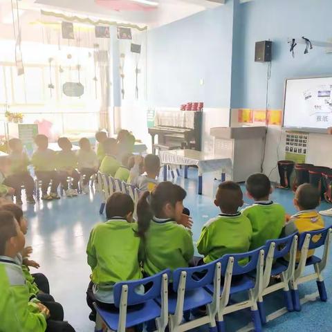 芒市睿恩幼儿园（总园）中三班科学实验——《有趣的纸》