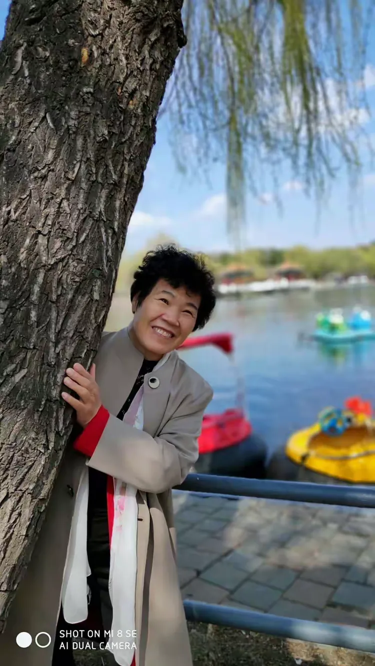 快乐花神一一张丽文