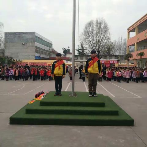 商酒务镇中心小学晓理班升旗仪式