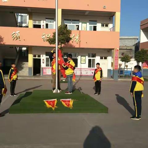 商酒务镇中心小学晓理班升国旗仪式