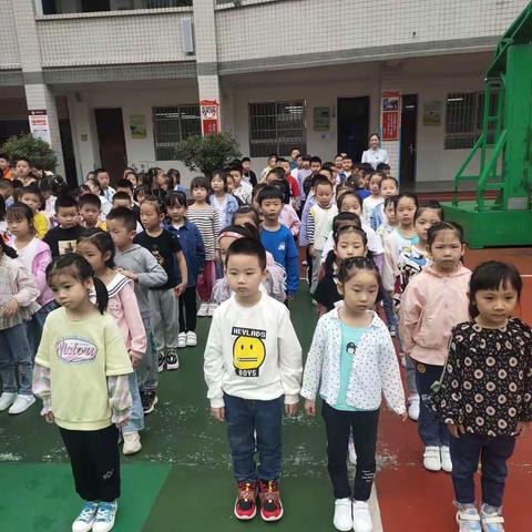 快乐寒假    幸福成长——城关小学一年级一班寒假实践活动