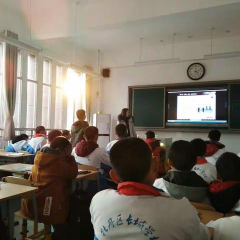 礼仪课（时代的楷模）