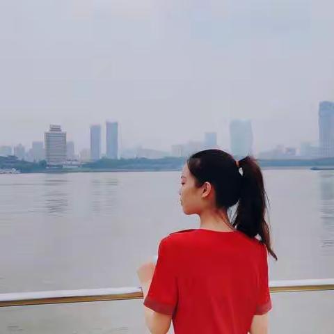 回首往昔，皆是遗憾