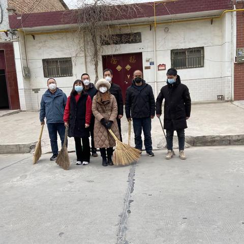 高陵区农业机械管理站积极参与“大扫除、大擦洗、大整洁”靓化美化城乡环境活动。