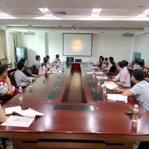 以《镜鉴》为鉴 严肃干部纪律作风 ——县政府办开展干部纪律作风教育