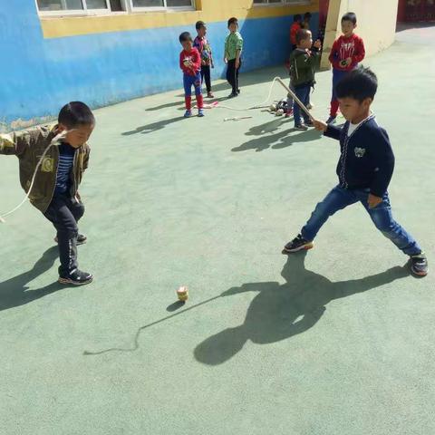 吴起县第八幼儿园民间传统游戏交流展示活动纪实
