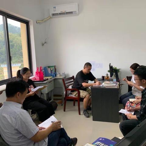 携手同行展风采，灵动课堂绽精彩——记章旦中学历史与社会校公开课展示活动