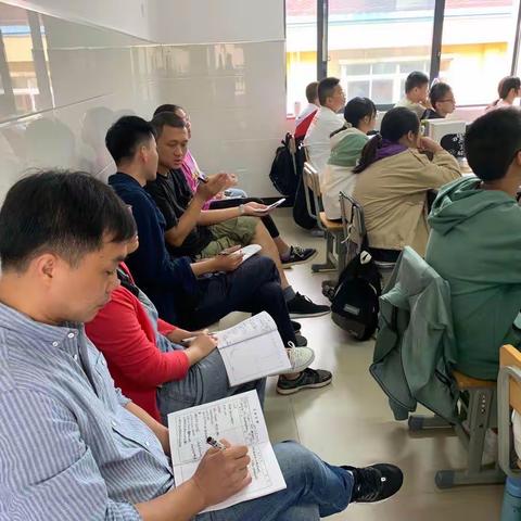 集体智慧创课堂，团队力量促教研——记章旦中学社会组教研活动
