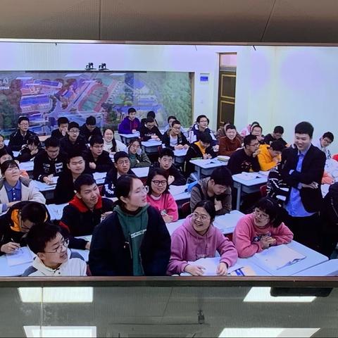 立足校本教研，引航专业成长——记章旦中学社会组教研活动