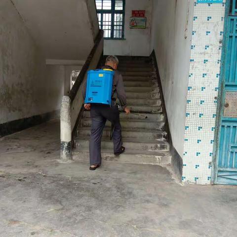 广东省茂名市电白区霞洞镇军屯小学开展2022年秋季开学疫情防控第二次演练活动