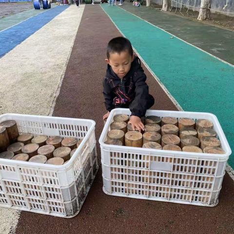 积木游戏中的数学探索（二）——姜店镇中心幼儿园大三班户外自主游戏积木区观察记录