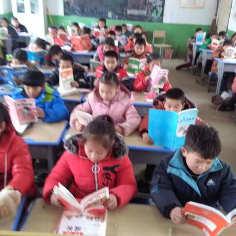 示范区李营小学四年级读书活动掠影