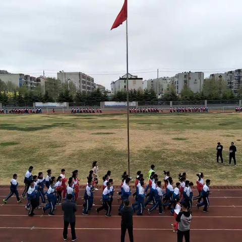 奋力奔跑，逐梦春天 ——莱州市文泉学校举行课间操跑操评比活动
