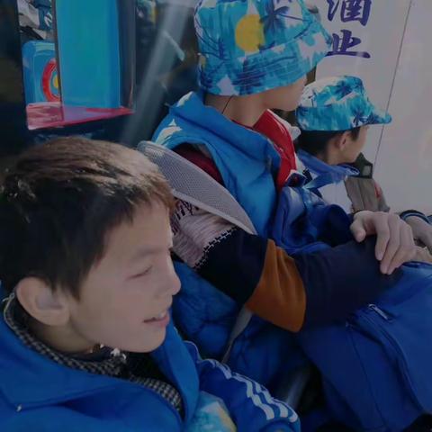 拥抱自然 收获快乐 ——市特校小学部秋季社会实践活动纪实