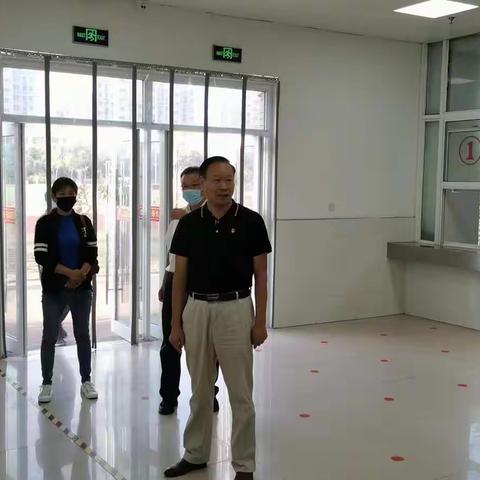 家校共携手 同心促成长——南湖学校初中部开展家长开放日活动