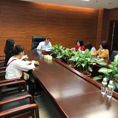 办公室、审计科共同组织学习《中央纪委公开曝光八起违反中央八项精神问题》文件